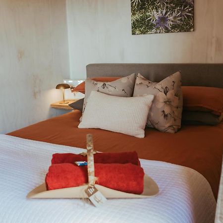 Golden Bay Glamping Hotel Такака Екстериор снимка